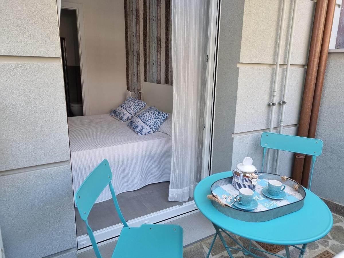 Residenza Azzurra Hotel Cattolica Luaran gambar