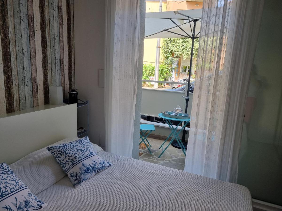 Residenza Azzurra Hotel Cattolica Luaran gambar