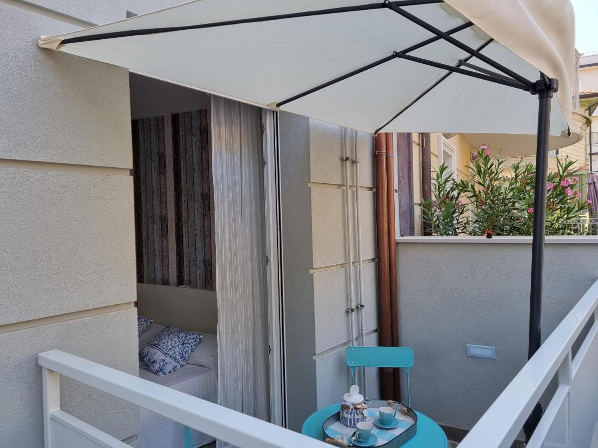 Residenza Azzurra Hotel Cattolica Luaran gambar