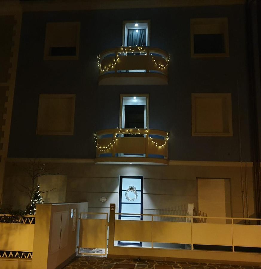 Residenza Azzurra Hotel Cattolica Luaran gambar